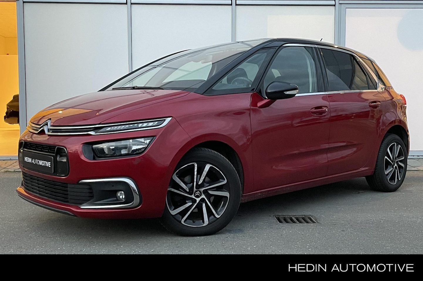 Citroën C4 Picasso - 1.2 130pk Feel Trekhaak | Navigatie | Camera | Climate control | Keyless - AutoWereld.nl