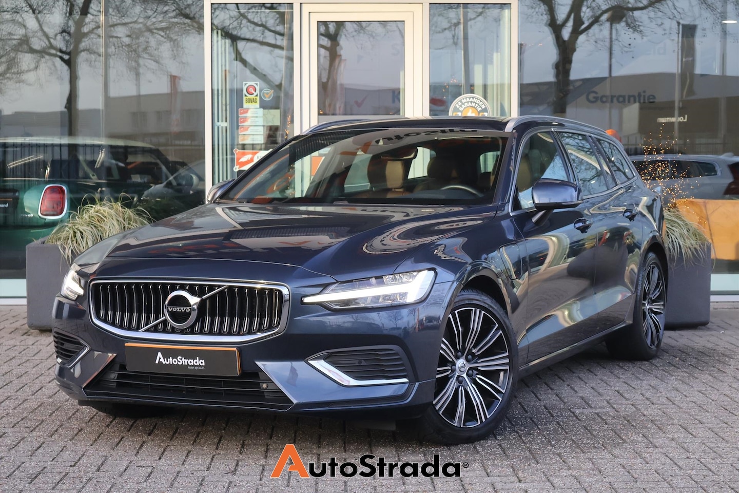 Volvo V60 - T6 Inscription Twin Engine 340pk AWD | ACC | Leder | Camera | Stoelverwarming | Memory | C - AutoWereld.nl
