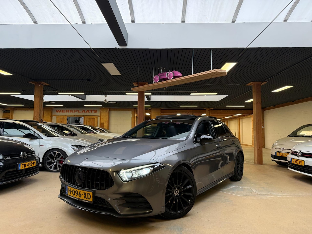 Mercedes-Benz A-klasse - 200 Premium Plus Alle Opties Pano Airco Lane Assist Cruise Control - AutoWereld.nl