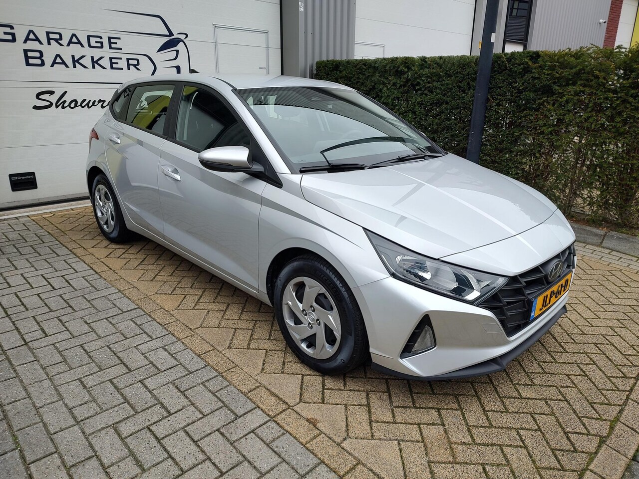 Hyundai i20 - 1.2 MPI Comfort Navigatie Carplay Camera Stoel-Stuurverwarming Cruise-Control - AutoWereld.nl