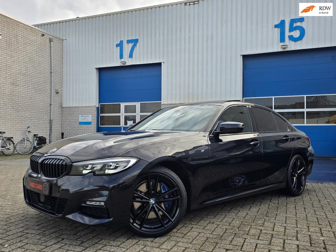 BMW 3-serie - 330i High Executive AUTOMAAT/M PAKKET/SCHUIFDAK/PDC - AutoWereld.nl