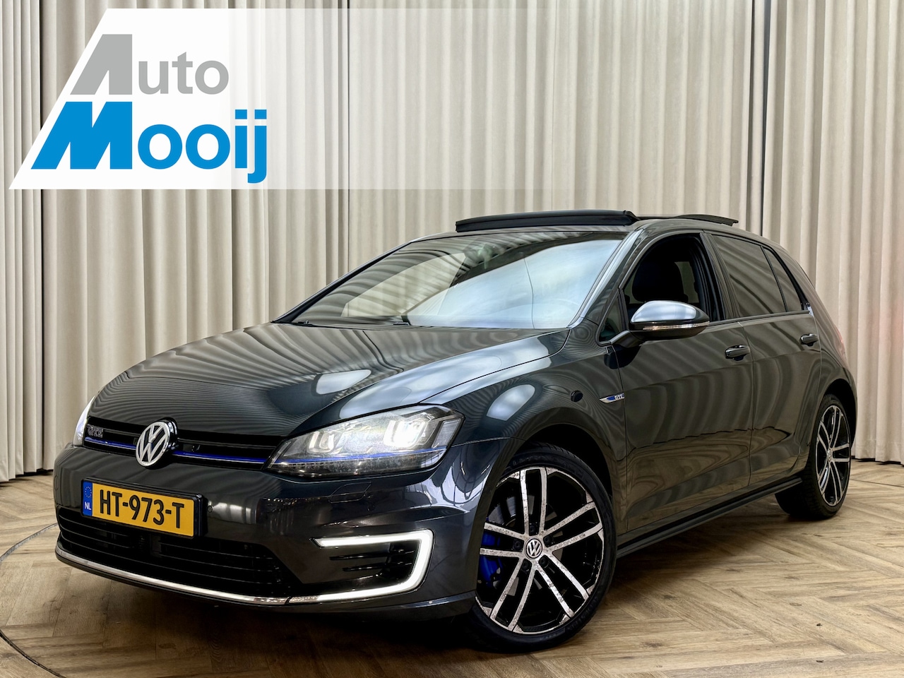 Volkswagen Golf - 1.4 TSI GTE *Panoramadak* Org.NL! / Keyless / Carplay / Stoelverwarming / Cruise / Navigat - AutoWereld.nl