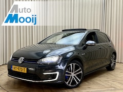 Volkswagen Golf - 1.4 TSI GTE *Panoramadak* Org.NL / Keyless / Carplay / Stoelverwarming / Cruise / Navigati