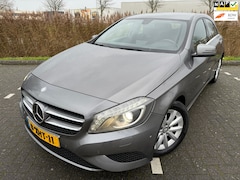 Mercedes-Benz A-klasse - 180 Ambition 4U3*1eEigenaar*NAP*Cruise*Park-Sensoren*Velgen*Xenon*Leer*APK*Bluetooth