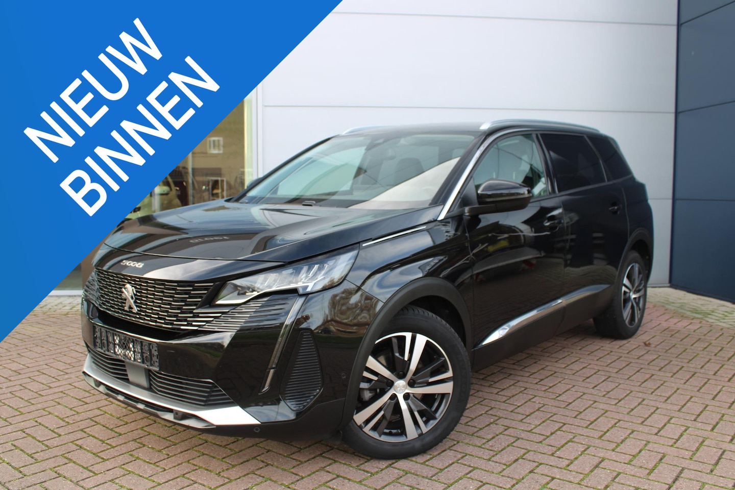 Peugeot 5008 - 1.2 PureTech 130pk Allure Pack Automaat 7-zits Airco Navi Camera Carplay 50.688km - AutoWereld.nl