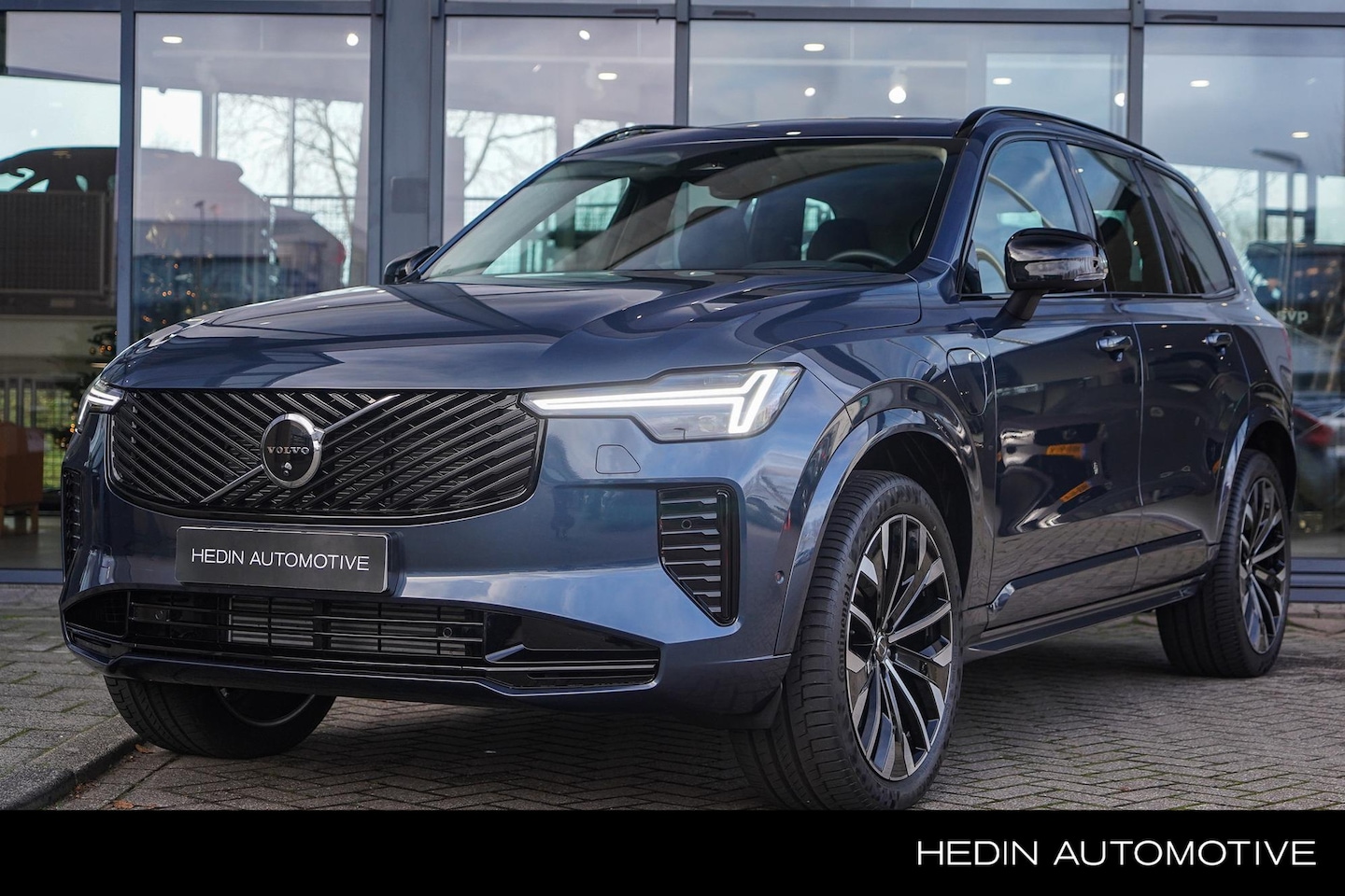 Volvo XC90 - 2.0 T8 Plug-in hybrid AWD Ultra Dark | 2400 kg Trekgewicht |Luchtvering | Massagestoelen | - AutoWereld.nl