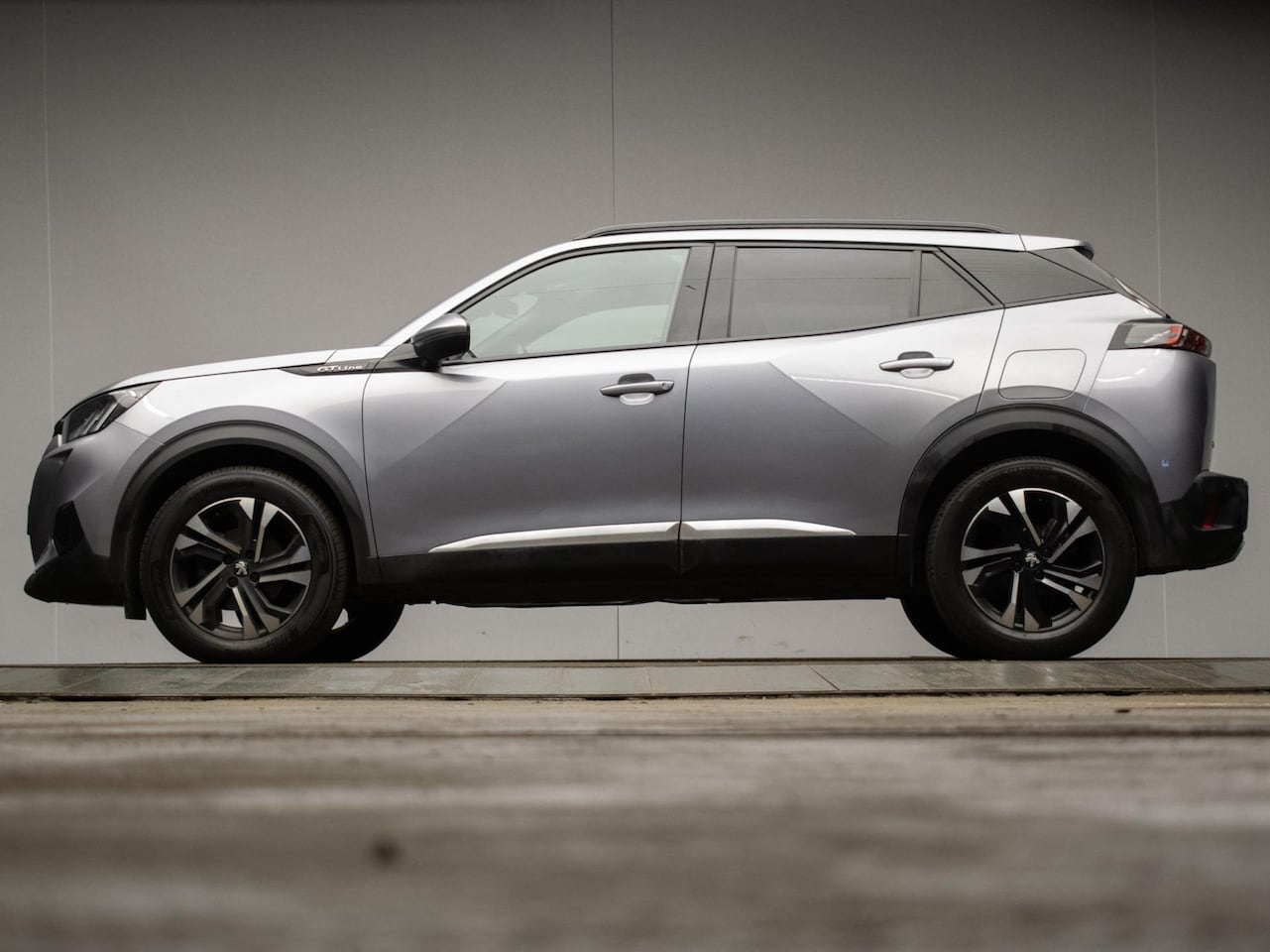 Peugeot 2008 - 1.2 PureTech GT-Line Sport (APPLECARPLAY,CAMERA,NAVIGATIE,CRUISE,LED,CLIMATE,SPORTSTOELEN, - AutoWereld.nl