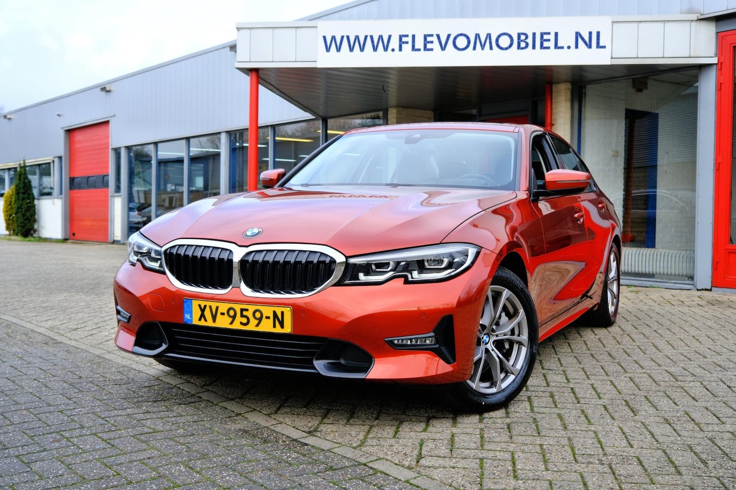 BMW 3-serie - 330i High Executive Edition Aut. Pano|1e Eig|Leder|Navi|Sportstoelen|LMV - AutoWereld.nl