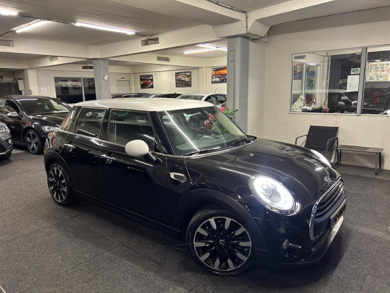 MINI Mini - 1.5 Coop.Chili S.Bns*Automaat*5drs*Leder*136pk - AutoWereld.nl