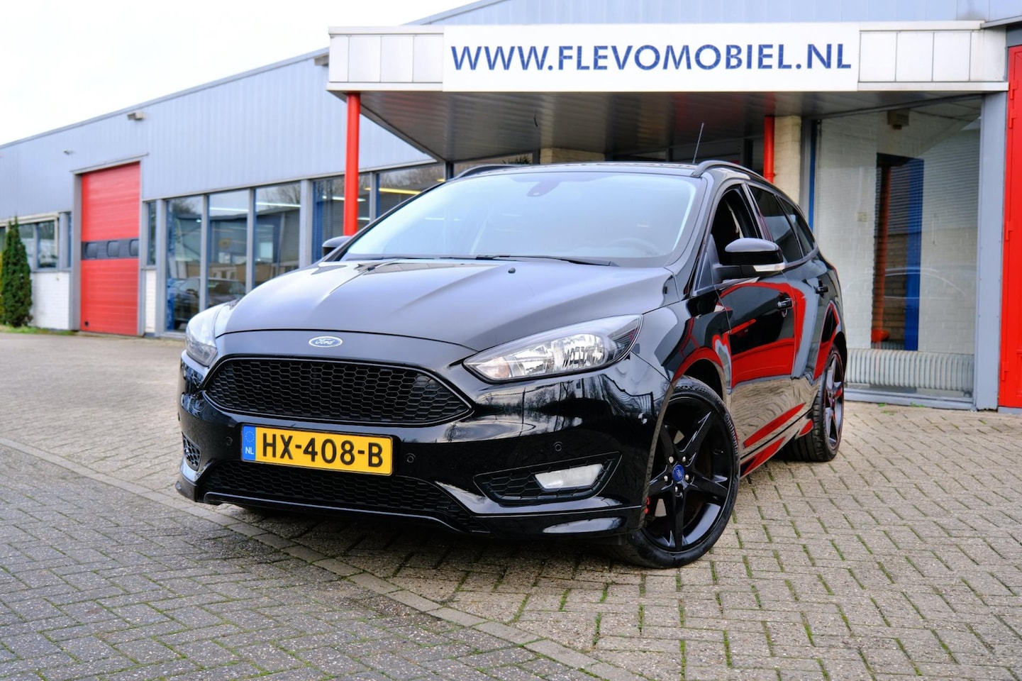 Ford Focus Wagon - 1.5 150pk Black Edition Navi|1e Eig|PDC|ParkAssist|LMV - AutoWereld.nl