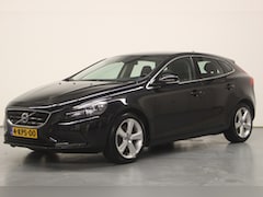 Volvo V40 - T3 150pk Momentum | Rijklaarprijs | Trekhaak |
