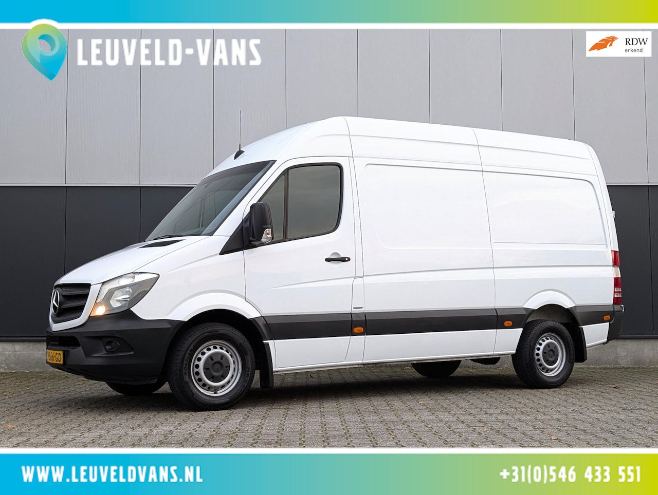 Mercedes-Benz Sprinter - 314 140PK AUTOMAAT CRUISE 3500KG TREKHAAK ACHTERUITRIJCAMERA RWD 3 ZITPLAATSEN NAVIGATIE - AutoWereld.nl