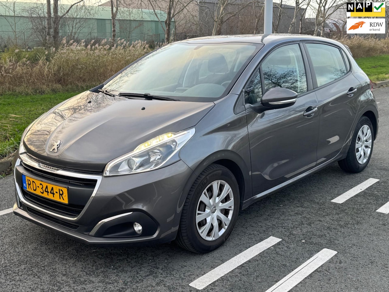 Peugeot 208 - 1.2 PureTech Blue Lion / AIRCO / NAP / NAVI - AutoWereld.nl