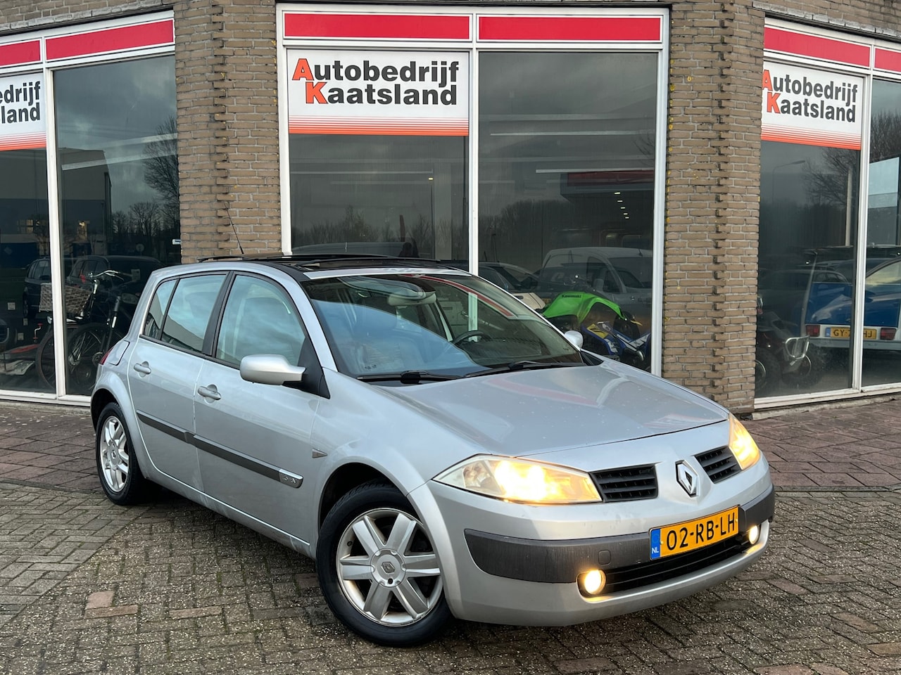 Renault Mégane - 1.6-16V Privilège Luxe - Automaat - LPG - APK: 08-2026 - AutoWereld.nl