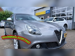 Alfa Romeo Giulietta - 1.4 Turbo - Navigatie - PDC