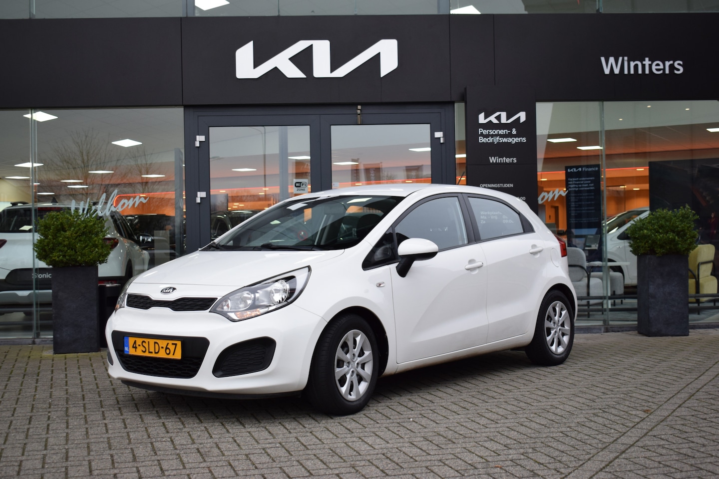 Kia Rio - 1.2 CVVT Comfort Pack | Trekhaak | Airco | Radio | - AutoWereld.nl