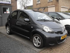 Toyota Aygo - 1.012V Comfort Navigator, 5Drs