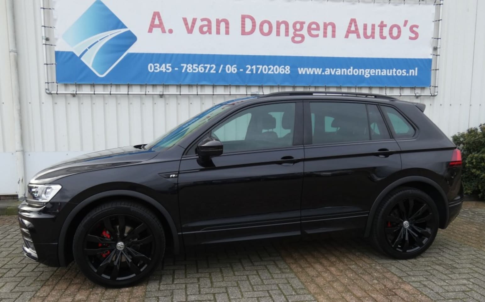 Volkswagen Tiguan - 1.4 TSI R-Line DSG,Led,Pano,Leer,Trhaak,ACC - AutoWereld.nl