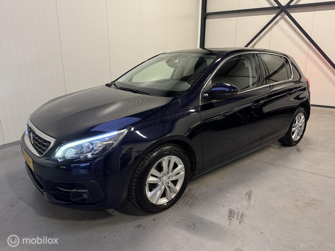 Peugeot 308 - 1.2 PureTech Blue Lease Premium Panoramadak - AutoWereld.nl