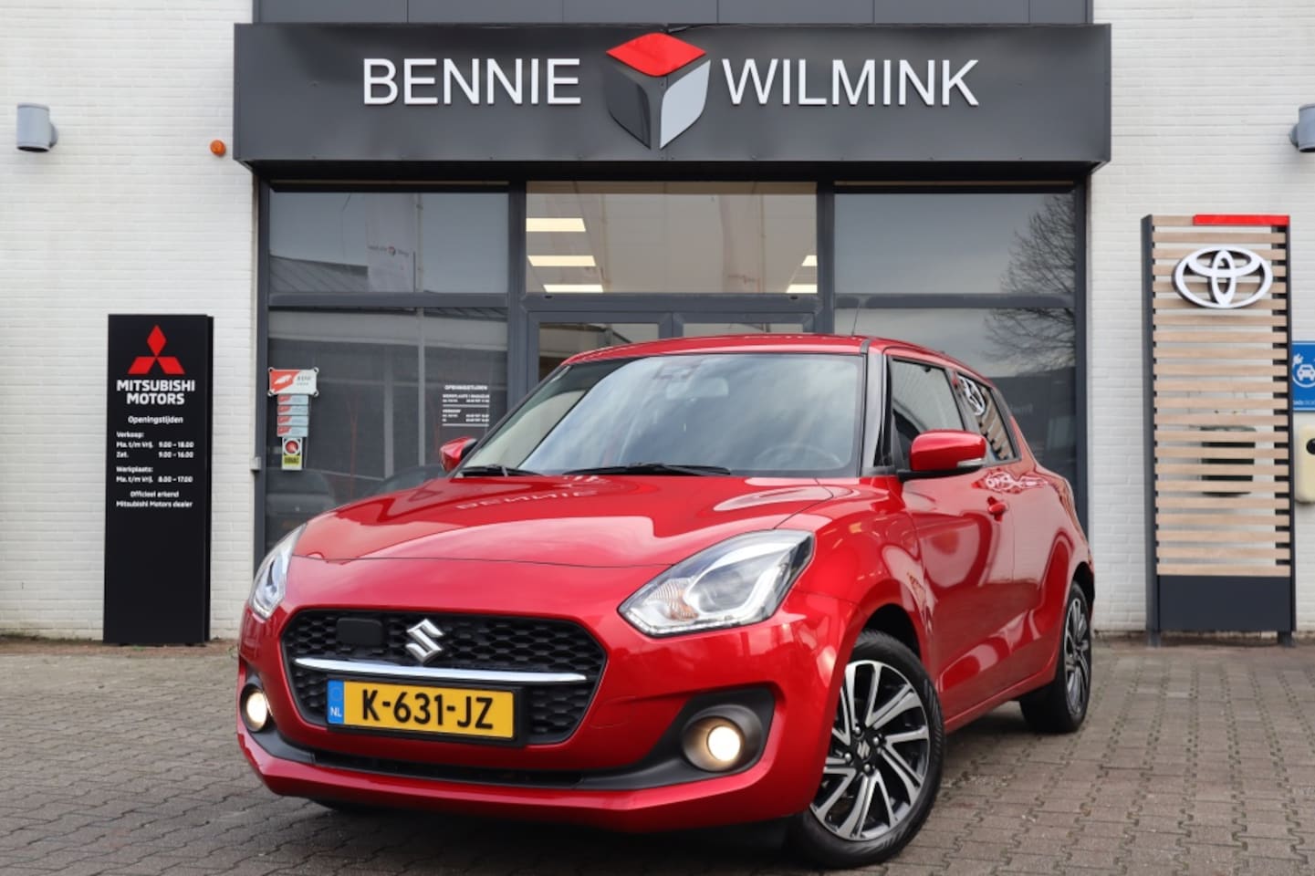 Suzuki Swift - 1.2 Style Smart Hybrid AdaptiveCruise/Navi/Keyless/AllSeasons - AutoWereld.nl