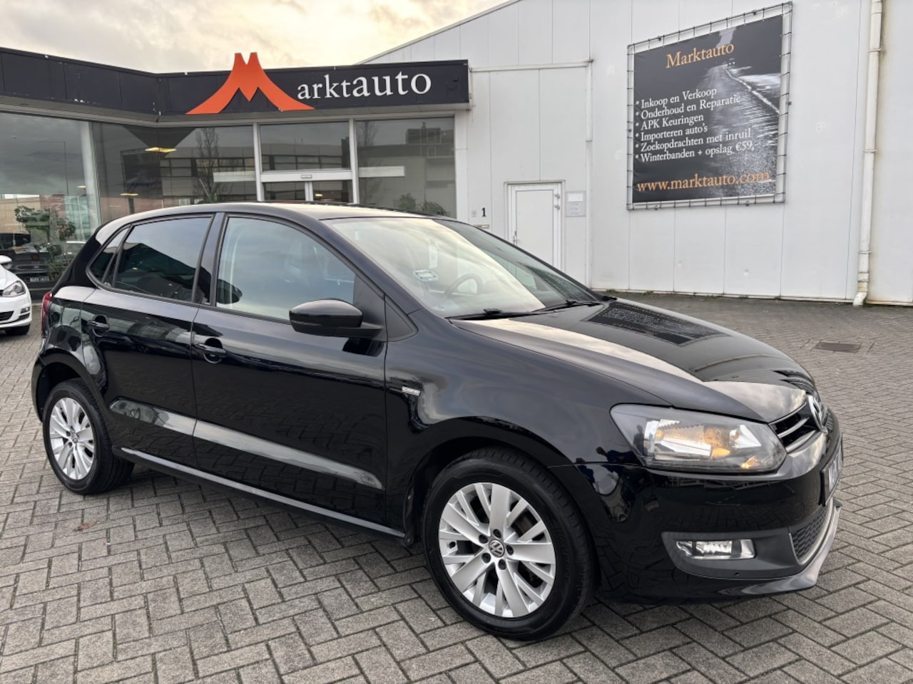 Volkswagen Polo - 1.2 BlueMotion Life Cruise PDC Airco - AutoWereld.nl