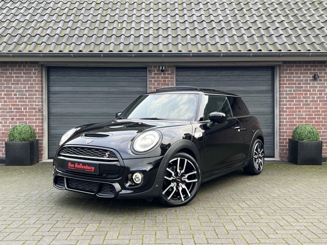 MINI Cooper S - John Cooper Works Aut Pano Keyless LED 192 PK JCW Sportstoelen - AutoWereld.nl