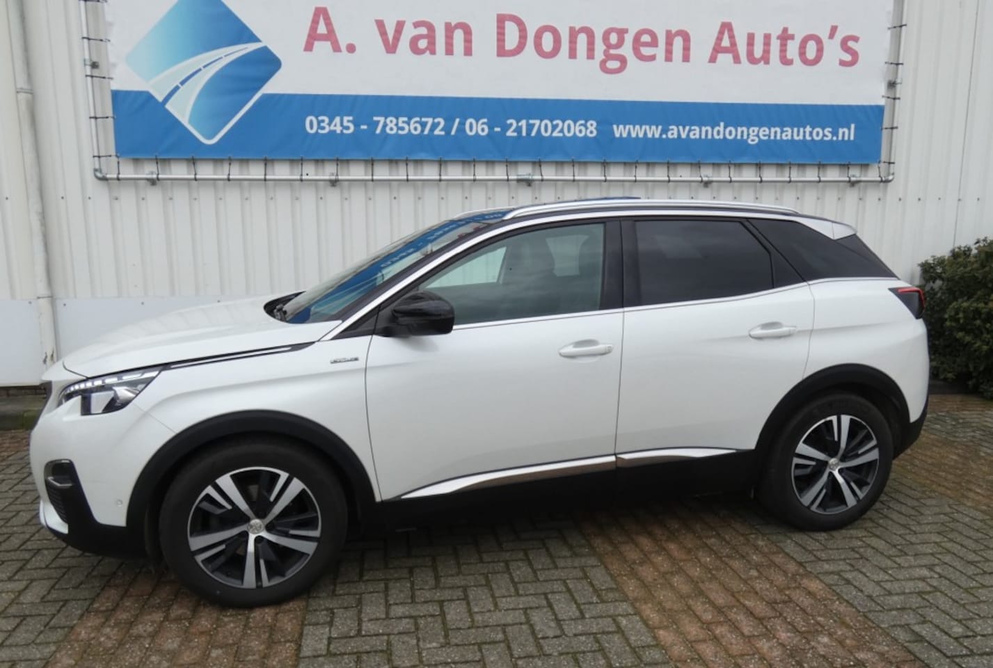 Peugeot 3008 - 1.6 E-THP GT LINE Automaat,360,Pano,Leer,Led,Trhaak - AutoWereld.nl