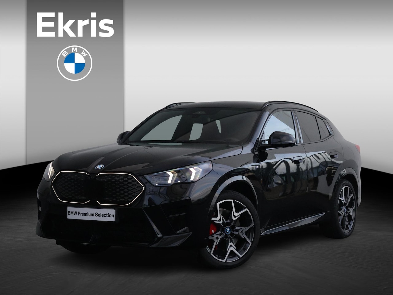 BMW iX2 - eDrive20 67 kWh M Sport Edition M Sportpakket Pro/ Stuurwiel verwarmd/ Comfort Access/ Ele - AutoWereld.nl