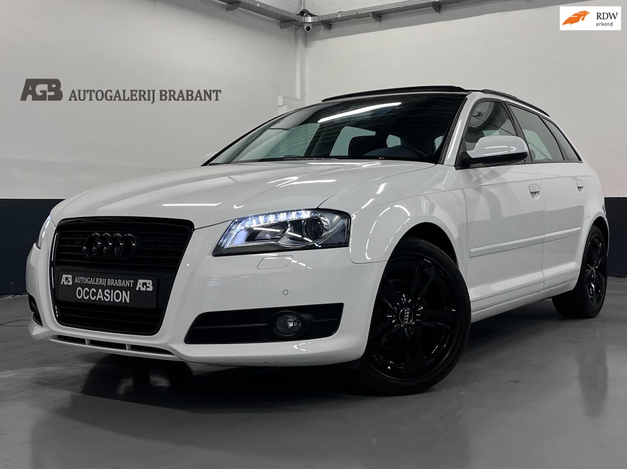 Audi A3 Sportback - 1.2 TFSI Ambition Pro Line Pano/Climate/Stoelverw - AutoWereld.nl