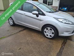 Ford Fiesta - 1.25 Limited bj 2012..slechts 143249 km ..nap
