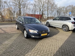 Volvo V70 - 1.6 T4 Momentum LEER STOELVERWARMING NAVI