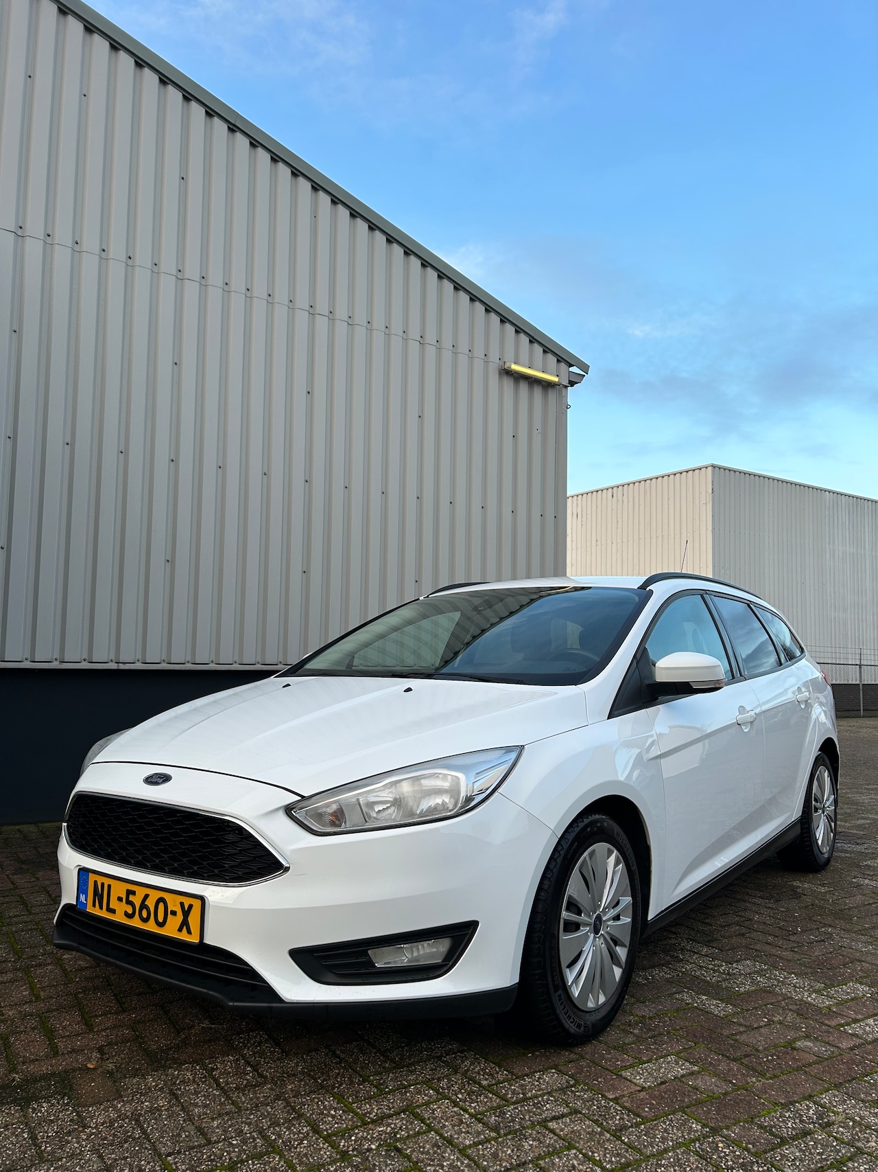 Ford Focus Wagon - 1.0 Titanium - AutoWereld.nl