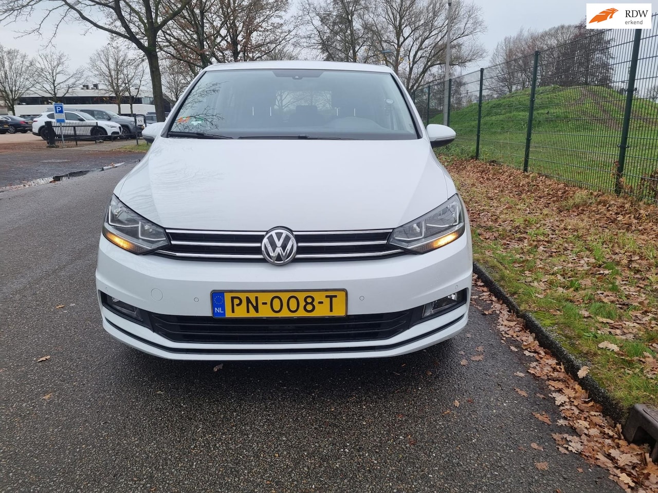 Volkswagen Touran - 2.0 TDI SCR Comfortline 2.0 TDI SCR Comfortline - AutoWereld.nl