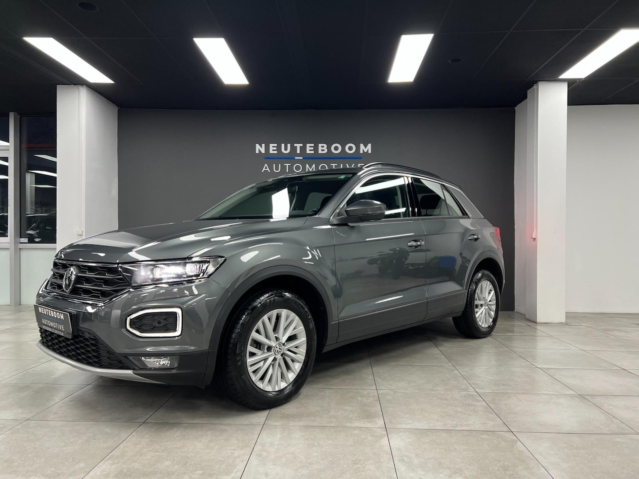 Volkswagen T-Roc - 1.0 TSI Elekt.koffer | PDC | ACC | LED | - AutoWereld.nl