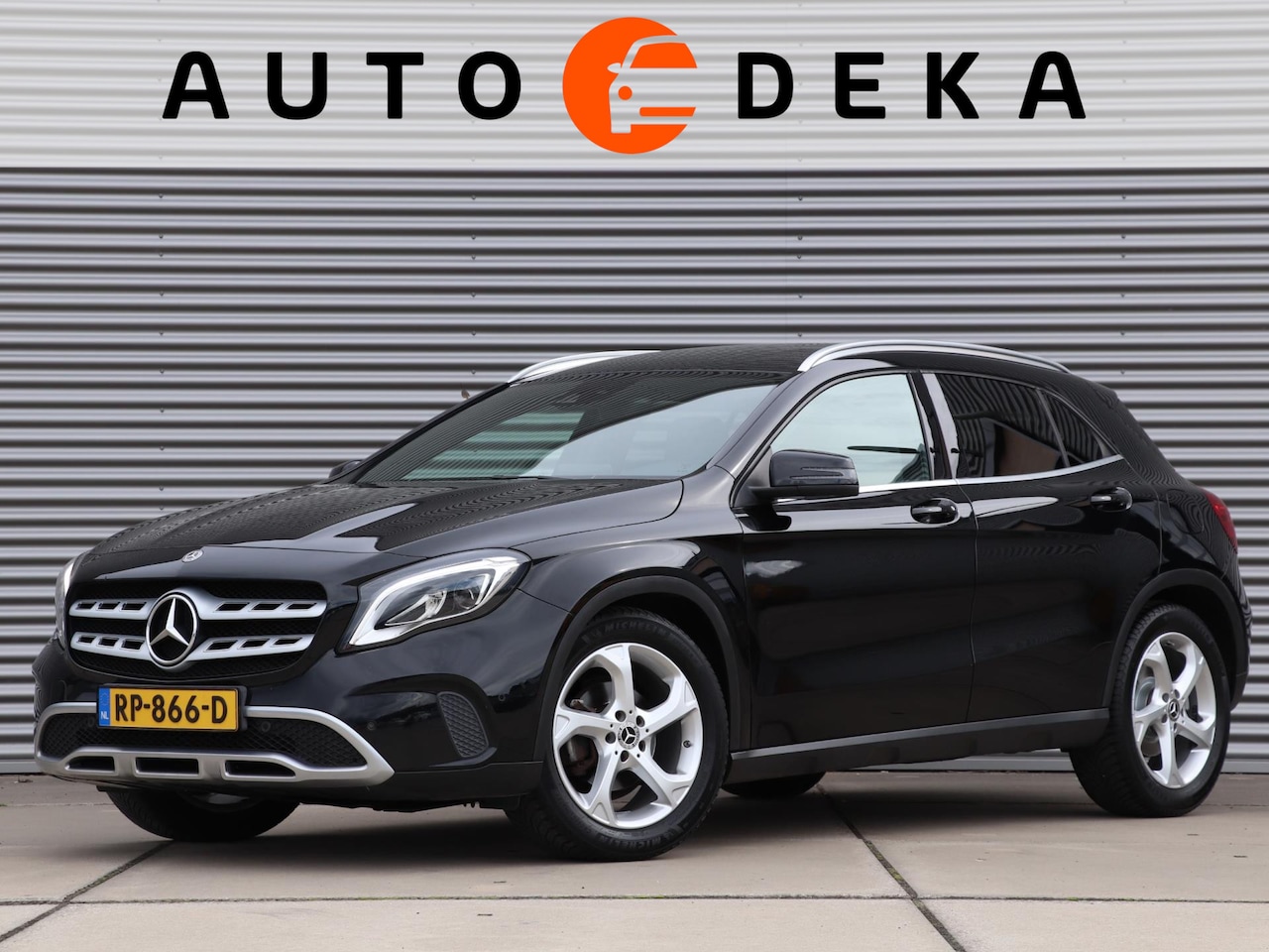Mercedes-Benz GLA-Klasse - 180 Activity Edition Automaat *Navigatie*Sportstoelen* - AutoWereld.nl