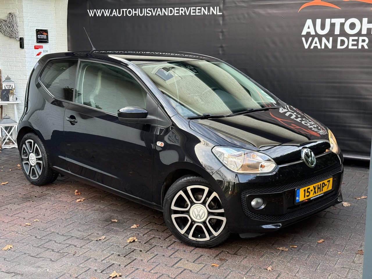 Volkswagen Up! - 1.0 high up! BlueMotion 1.0 High Up! BlueMotion, Airco/Navi/Bluetooth/Etc! - AutoWereld.nl