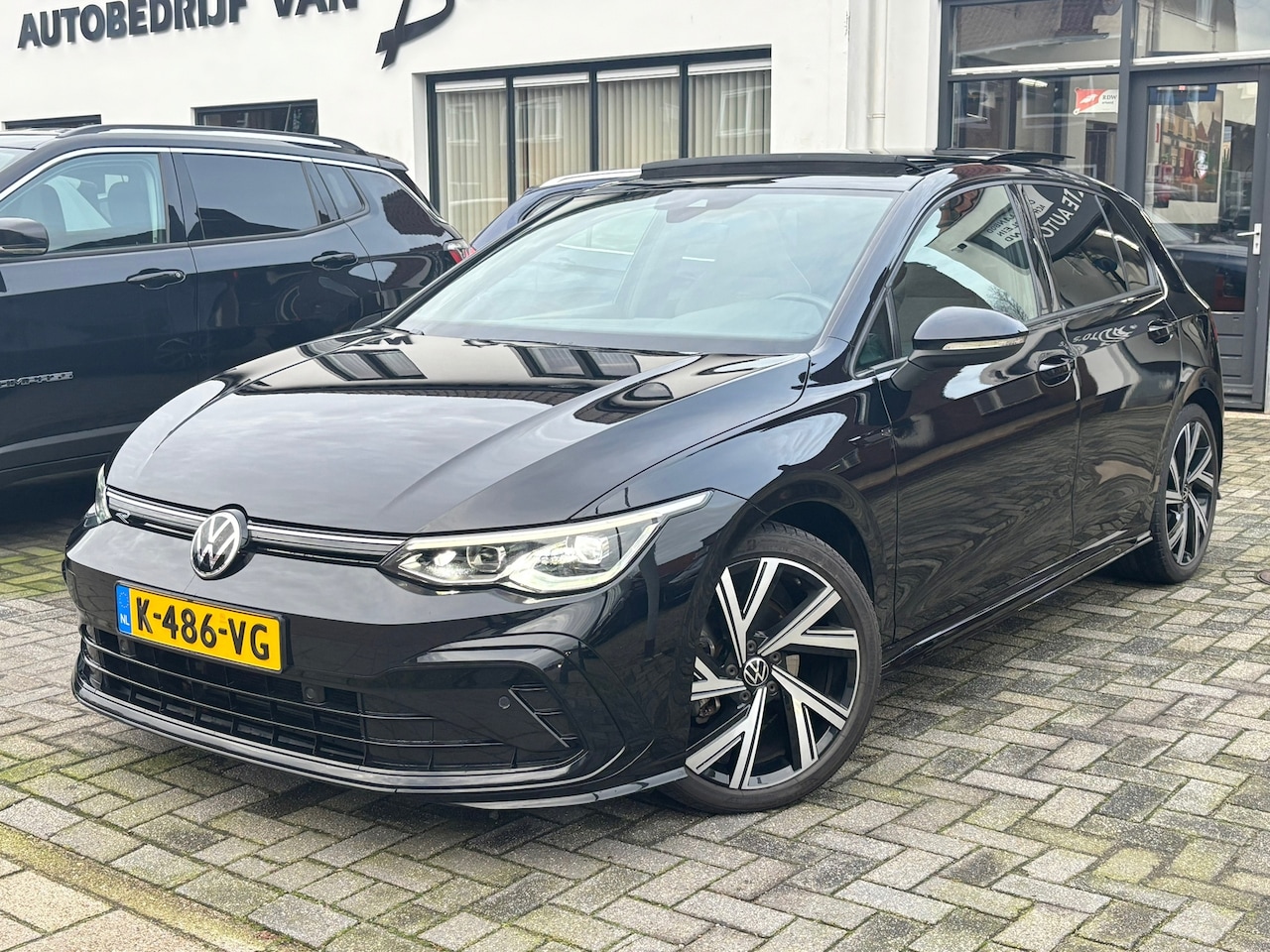 Volkswagen Golf - 1.5 eTSI R-Line 1.5 eTSI R-Line, Pano dak, Harman&Kardon, IQ. Light, Stoel- & Stuurverwarming,ACC, 18'' L. - AutoWereld.nl