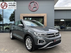 Volkswagen T-Roc - 1.5 TSI 150pk DSG Style | Dode hoek | Camera | Keyless | Elek. Achterklep | Rijklaar incl.