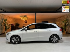 Mercedes-Benz B-klasse - 180 Business Solution NAP Garantie Carplay Camera Elek. Achterklep Led Cruise Clima Navi R