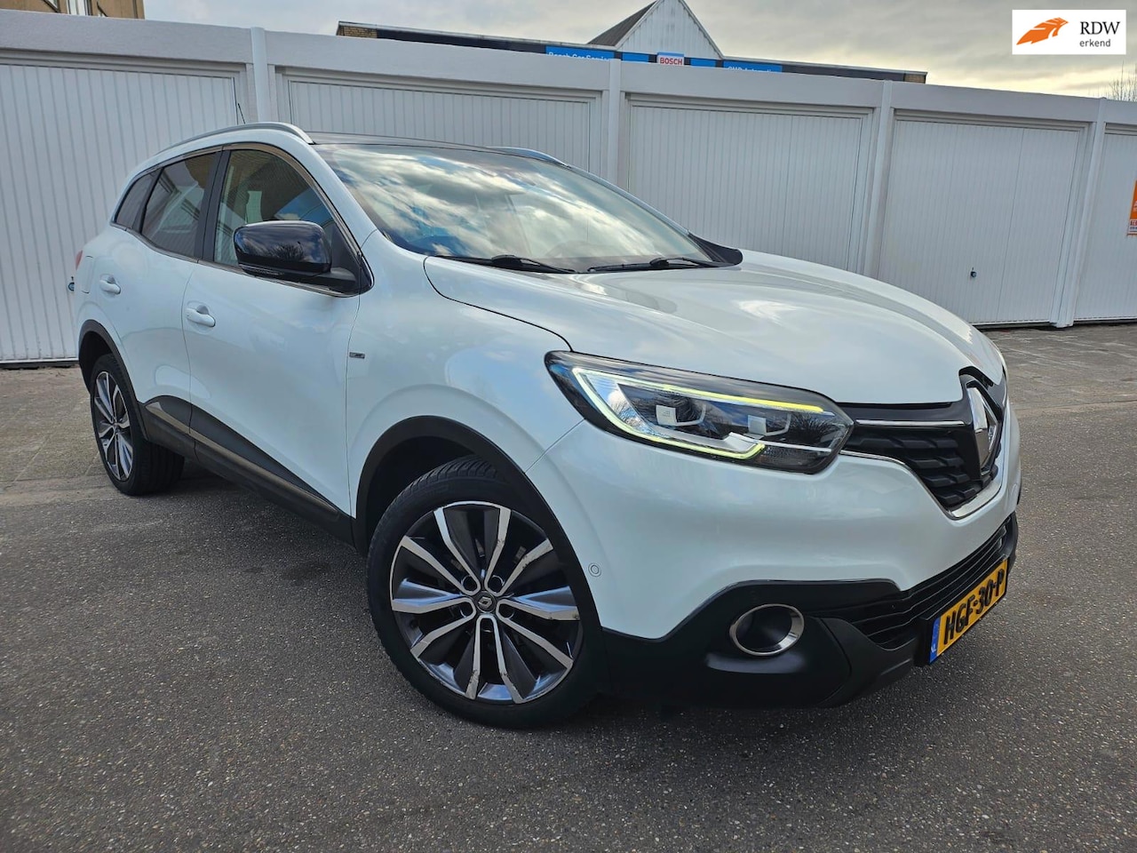 Renault Kadjar - 1.2 TCe Bose* Automaat* Keyless* Pano* Vol opties! - AutoWereld.nl