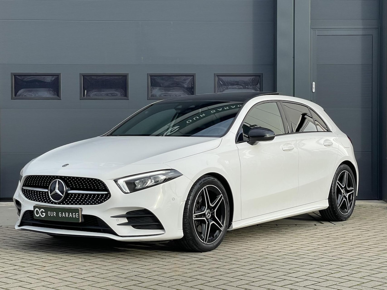 Mercedes-Benz A-klasse - 180 AMG|Pano|Camera|CarPlay|Night Pakket - AutoWereld.nl