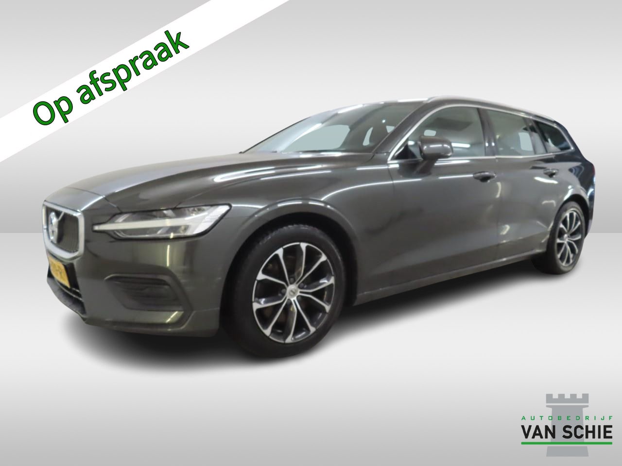 Volvo V60 - 2.0 B4 Momentum Business 2e-Eig. & Keurig-Onderh. BOVAG-Garantie. NL-Auto. - AutoWereld.nl