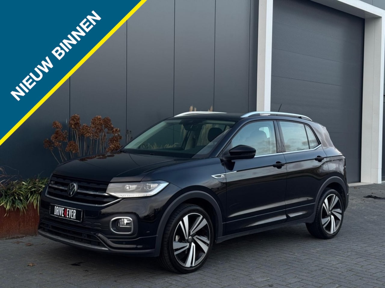 Volkswagen T-Cross - 1.0 TSI R-Line m24 FULL CLIMATE ACC APPLE CARPLAY LED SPORTVELGE - AutoWereld.nl