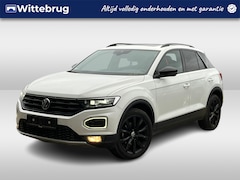 Volkswagen T-Roc - 1.5 TSI 150pk Sport Black Style DSG AUTOMAAT / Panorama dak / Navigatie / LM 18 inch / Cam