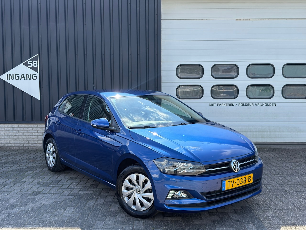 Volkswagen Polo - 1.0 TSI Comfortline/1eig./automaat/pdc/navi/airco/dab/carplay - AutoWereld.nl