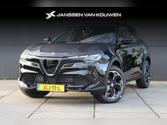 Alfa Romeo Junior - 1.2 Turbo Hybrid Ibrida Speciale / Direct leverbaar / Sportpack / Panoramadak