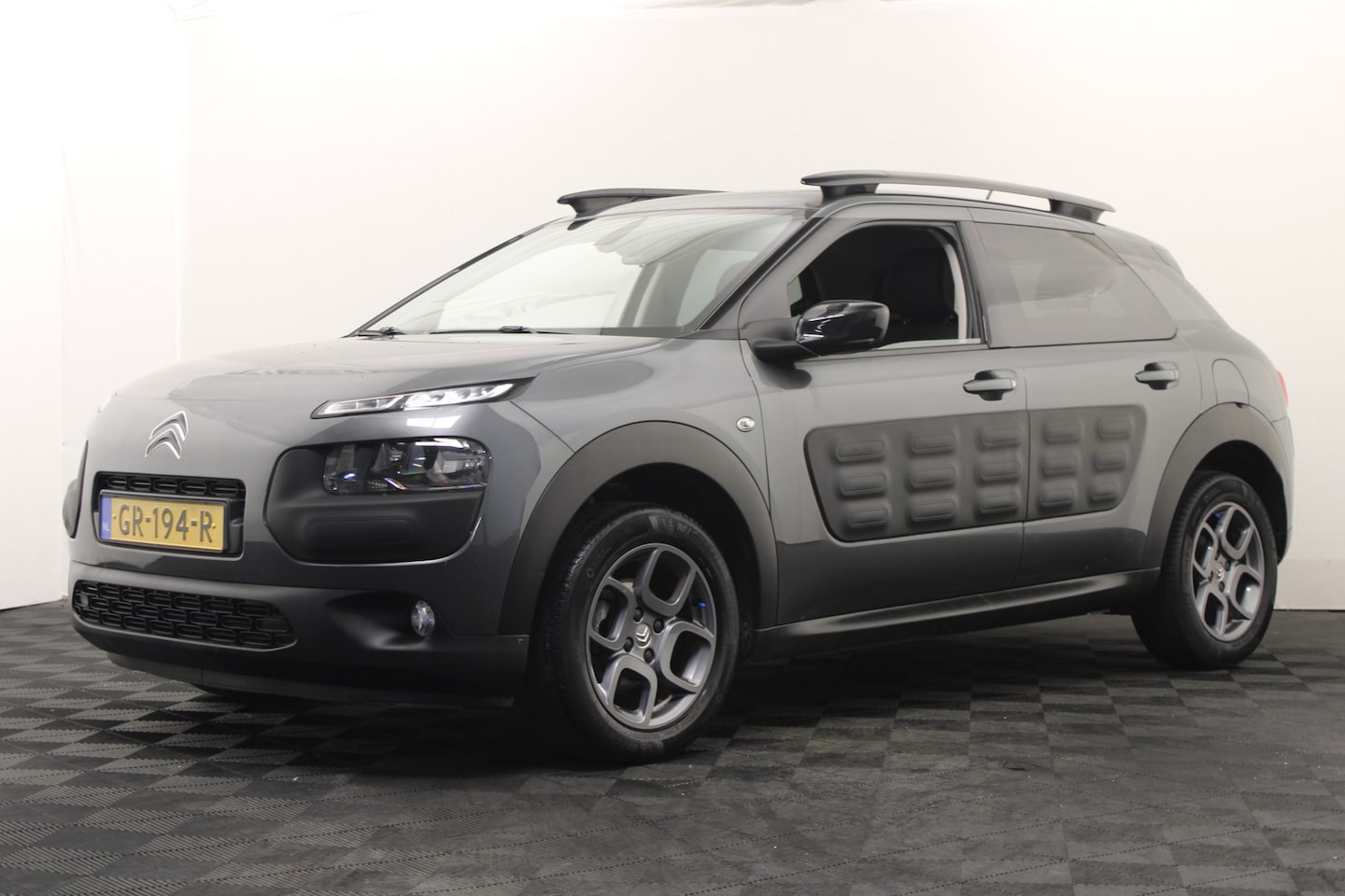 Citroën C4 Cactus - 1.2 PureTech Shine |Stoelverwarming| - AutoWereld.nl