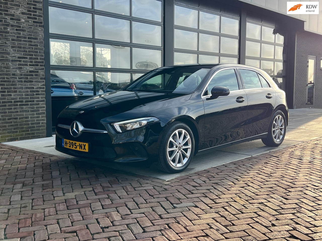 Mercedes-Benz A-klasse - 180 Business Solution AMG | Navi | 1/2 Leer | Clima | Xenon | - AutoWereld.nl