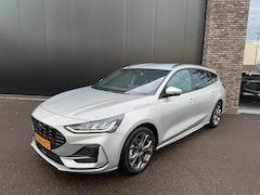 Ford Focus Wagon - 1.0 Eco 125pk Hybrid ST Line X Navi groot, Winter Pack, AGR, BLIS, Adop cruise etc. etc