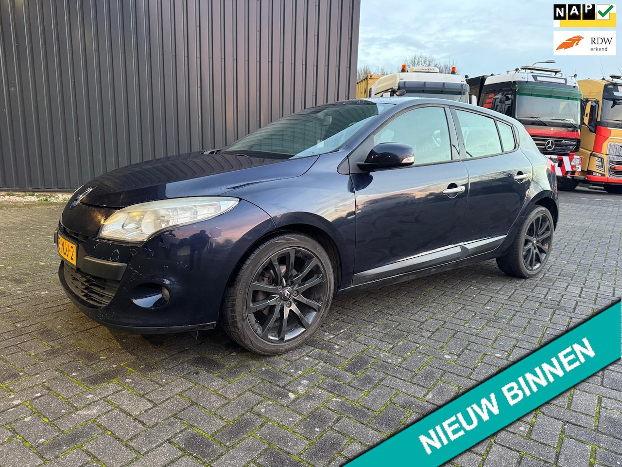 Renault Mégane - 2.0 Dynamique( NW APK + AUTOMAAT + LM VELGEN + NAVI ) - AutoWereld.nl